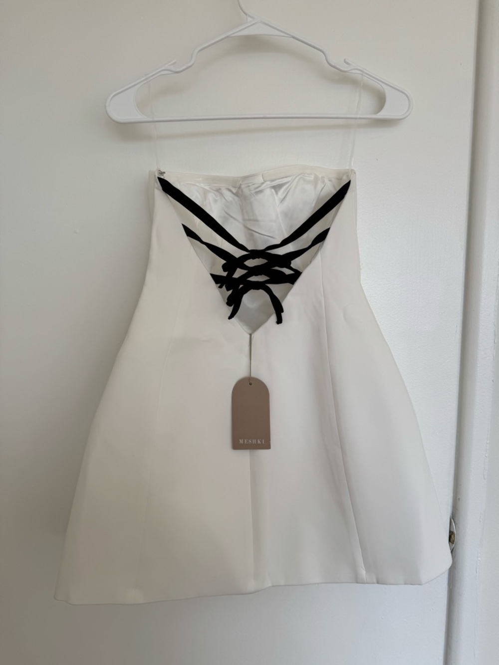 MESHKI Neeka strapless bow back mini dress - white Size XS - Picture 3 of 6